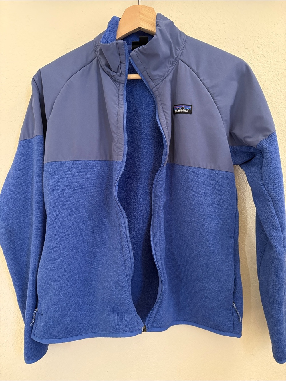 Patagonia Women’s Blue Full-Zip Fleece Jacket with Nylon Yoke see description